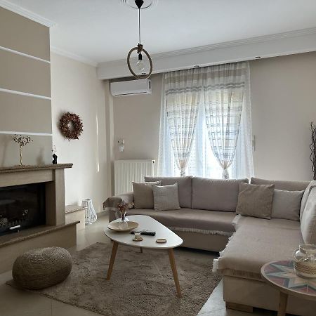 Arya Guesthouse Polygyros Bagian luar foto
