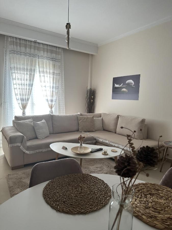 Arya Guesthouse Polygyros Bagian luar foto