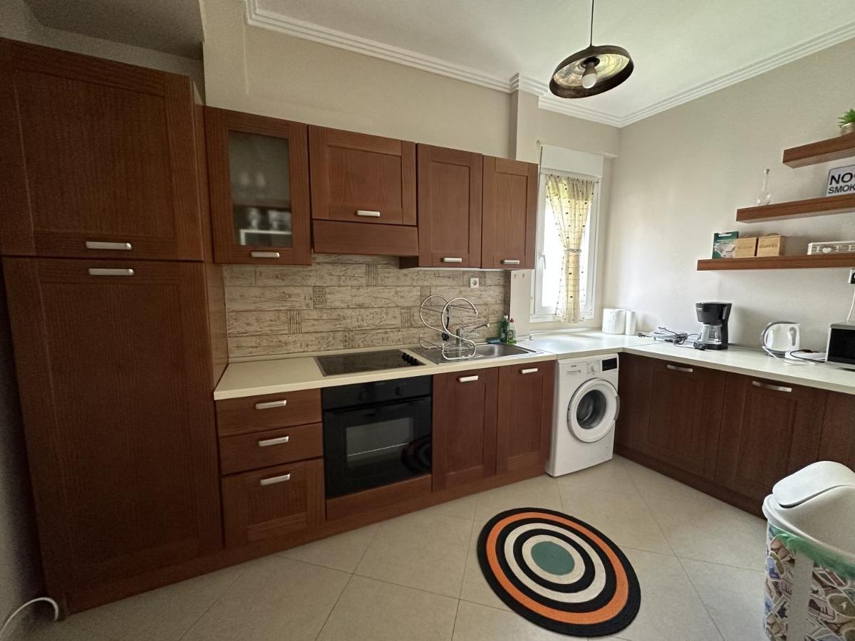 Arya Guesthouse Polygyros Bagian luar foto