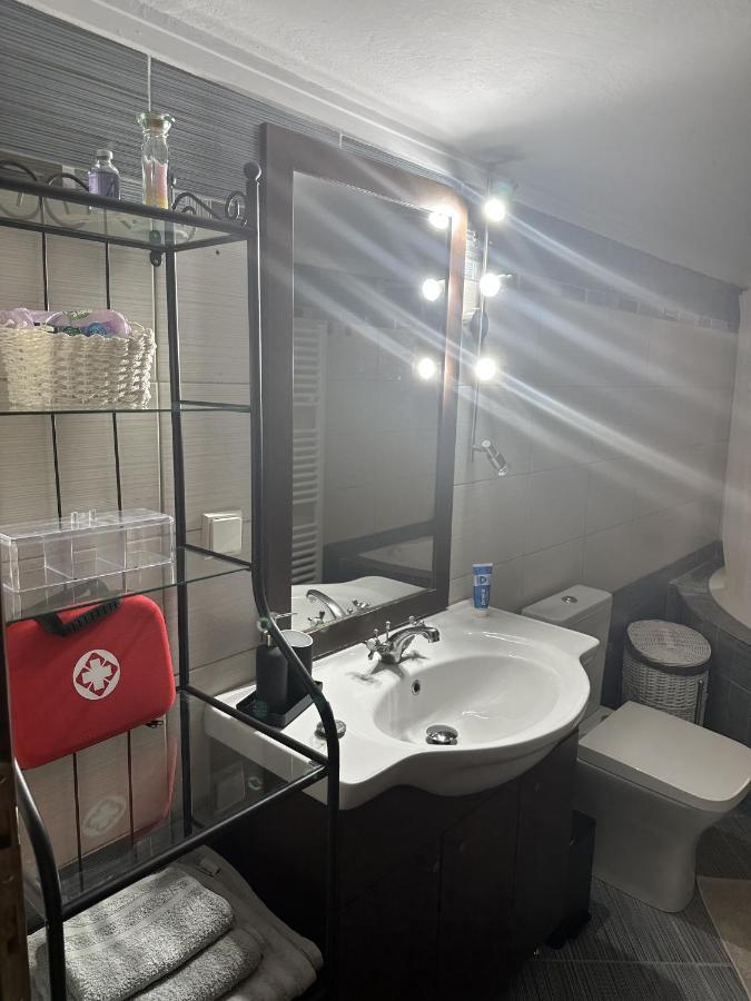 Arya Guesthouse Polygyros Bagian luar foto